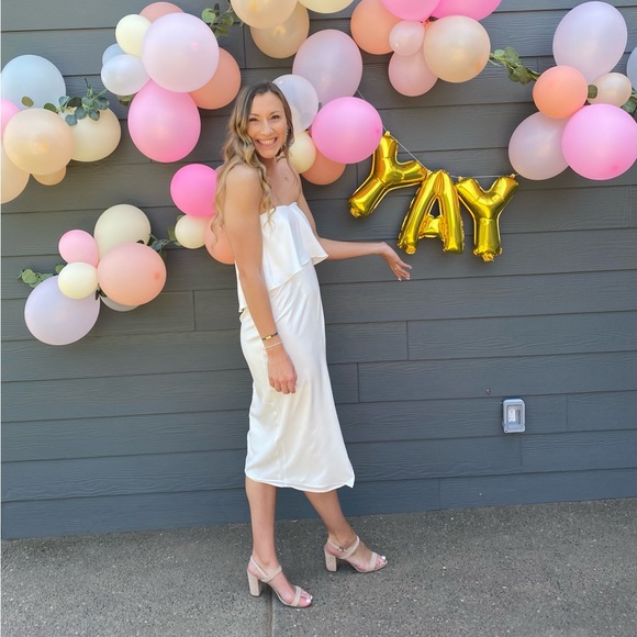 Meet your Posher, Kaitlin - Picture 3 of 3